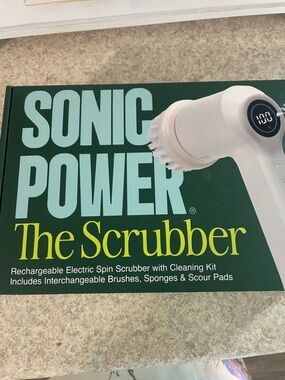 Electric Spin Scrubber Packaging - Green and Yellow Features Panel